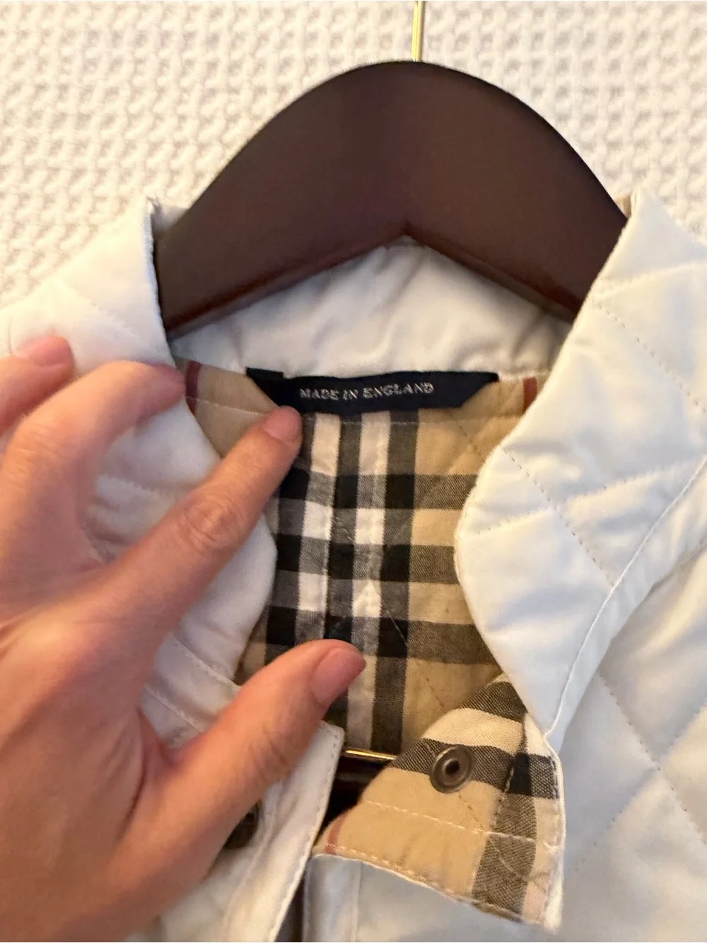 🗽Burberry Quilted Sleeveless Vest with Check Lining - Picture 2 of 3